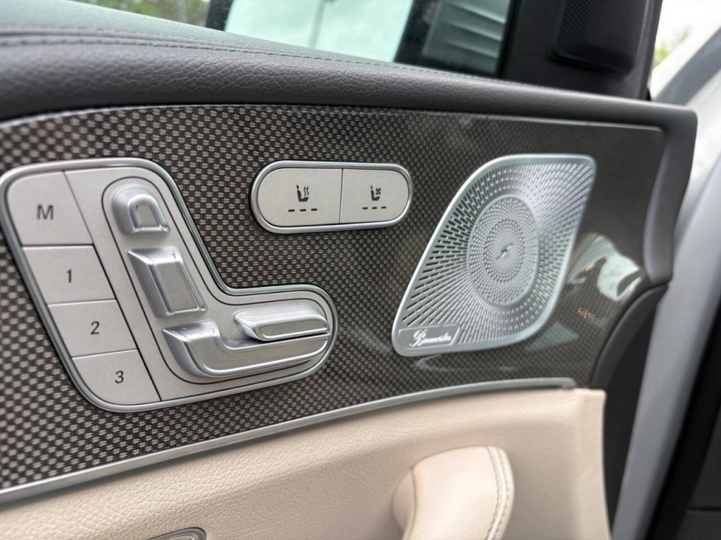 2020 Mercedes-Benz GLE-Class Image 12