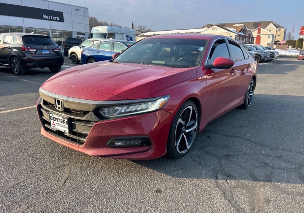 2019 Honda Accord Image 2