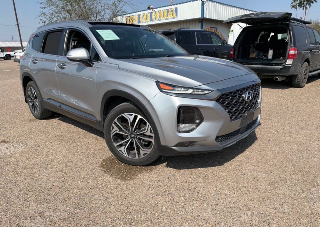 2020 Hyundai Santa Fe Image 3