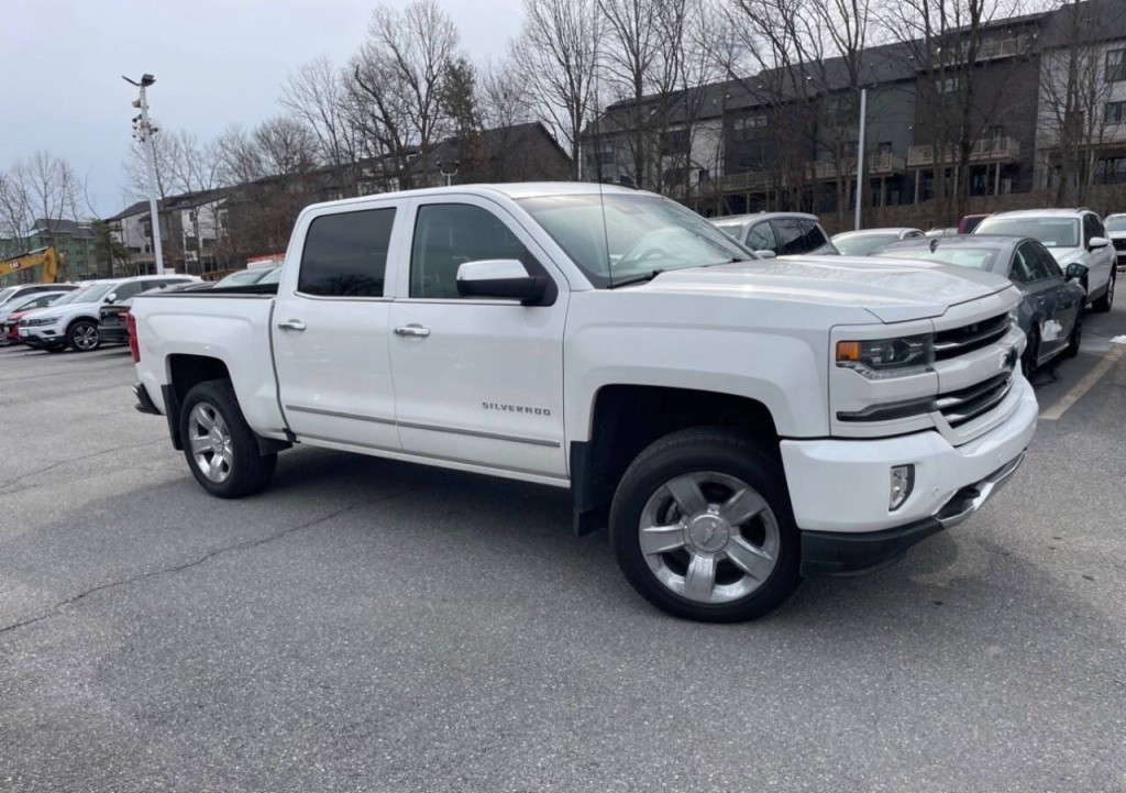 2017 Chevrolet Silverado 1500 Image 3