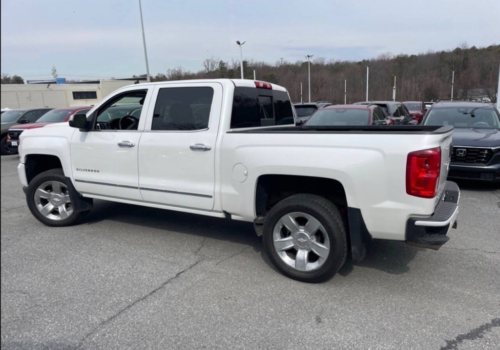 2017 Chevrolet Silverado 1500 Image 5