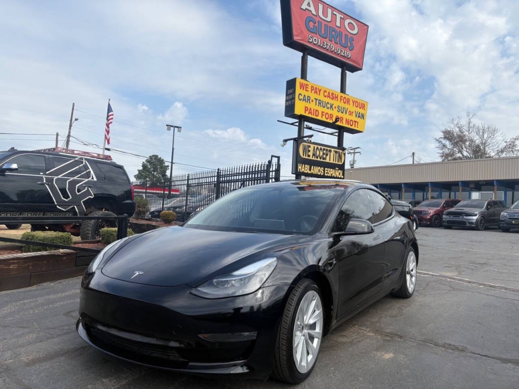 2022 Tesla Model 3 Image 2