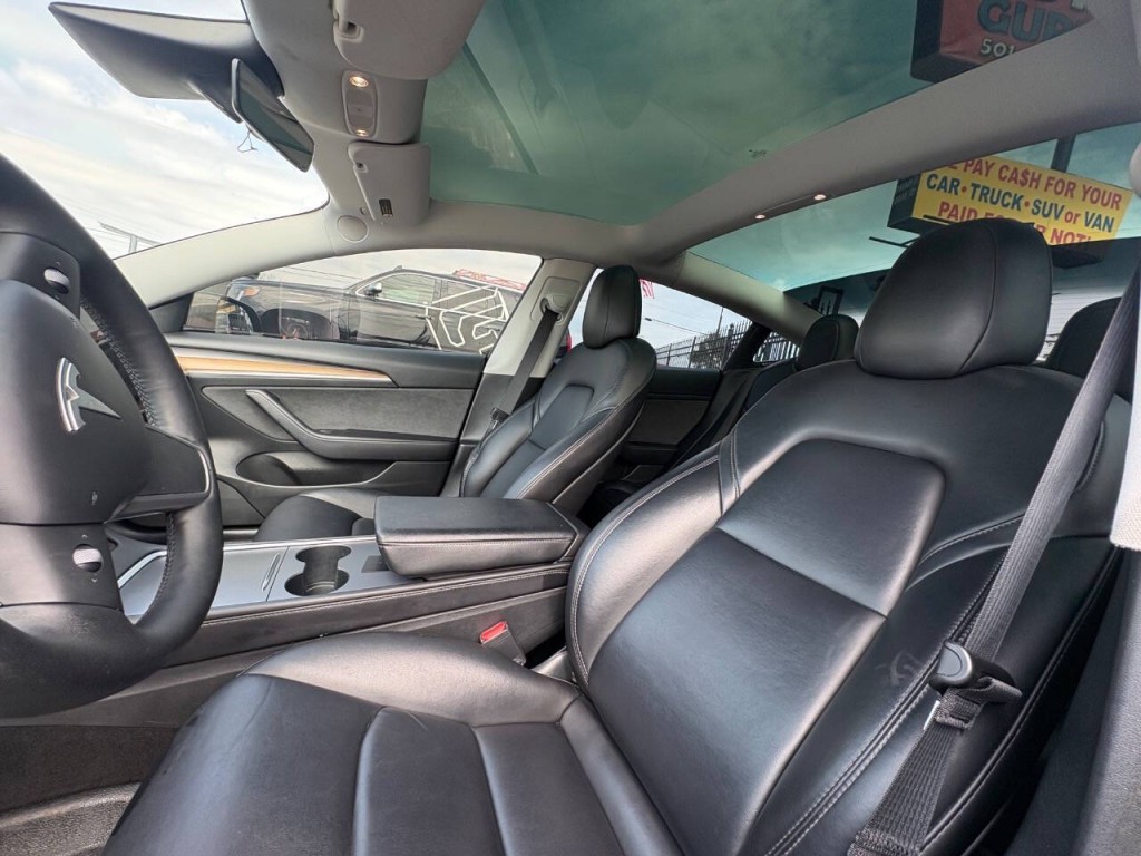 2022 Tesla Model 3 Image 8