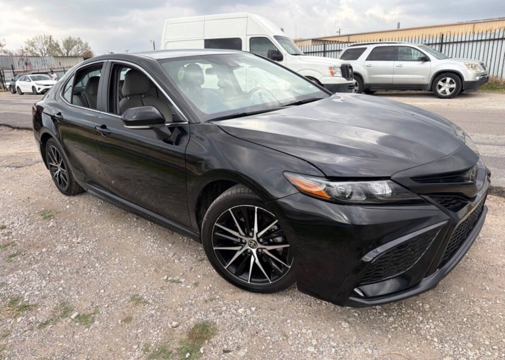 2023 Toyota Camry Image 3