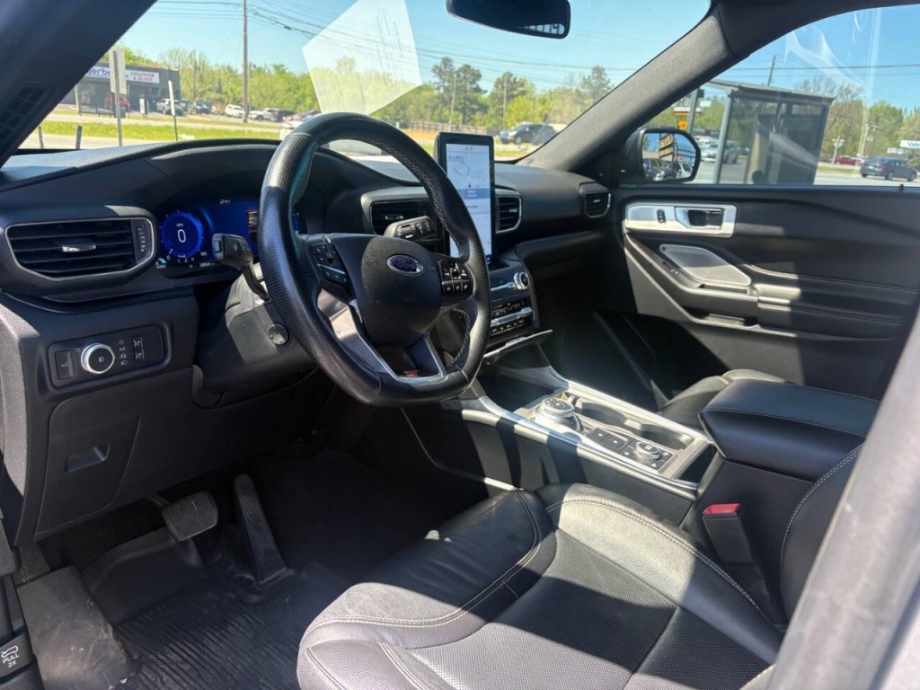 2020 Ford Explorer Image 8