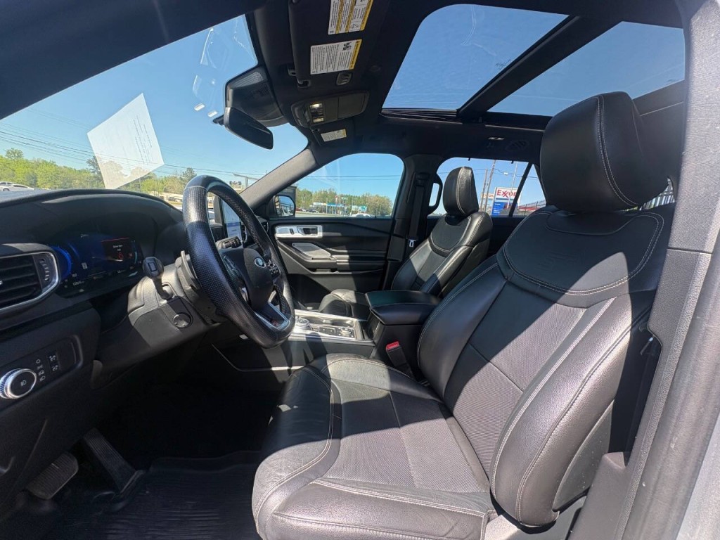 2020 Ford Explorer Image 9
