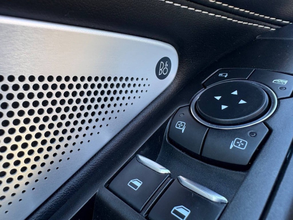 2020 Ford Explorer Image 13