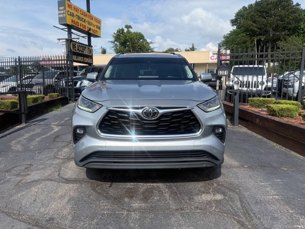 2023 Toyota Highlander Image 3