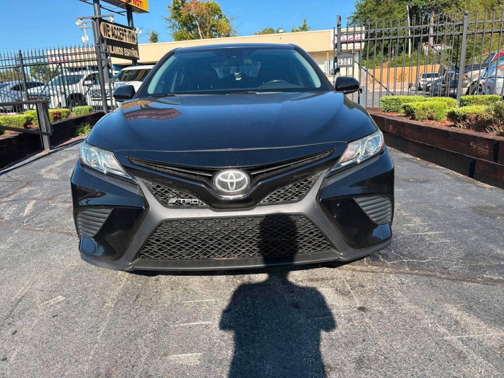 2020 Toyota Camry Image 3