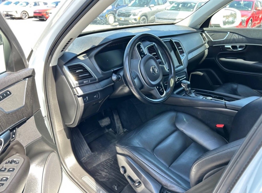 2020 Volvo XC90 Image 6