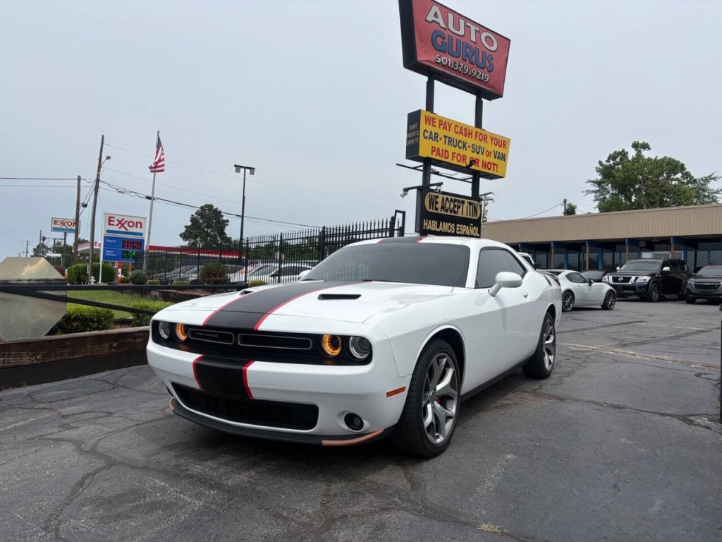 2016 Dodge Challenger Image 2