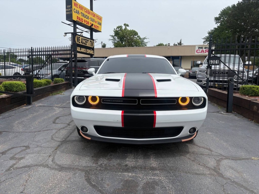 2016 Dodge Challenger Image 3