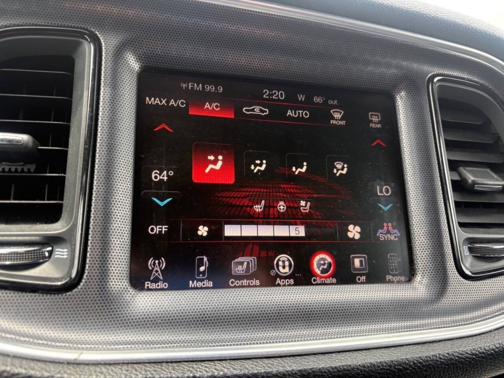 2016 Dodge Challenger Image 13