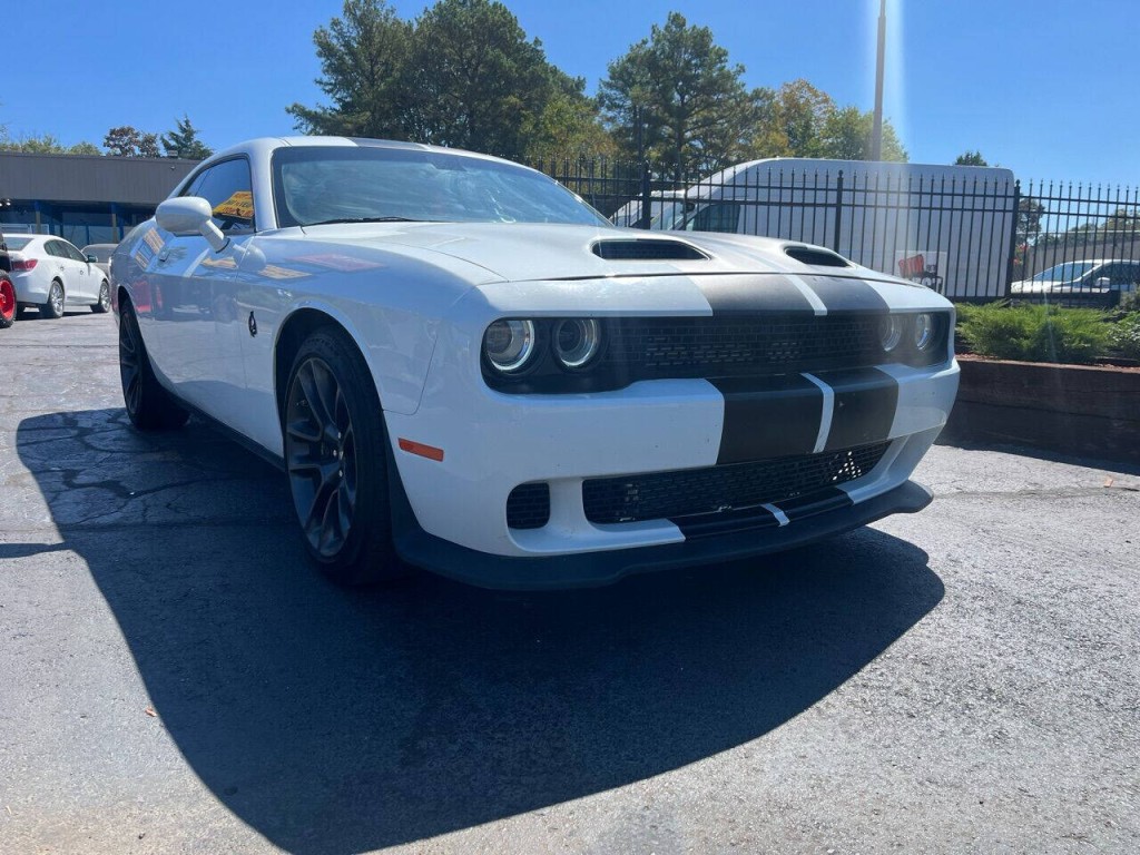 2021 Dodge Challenger Image 2
