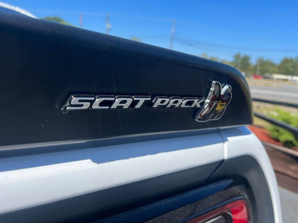 2021 Dodge Challenger Image 8