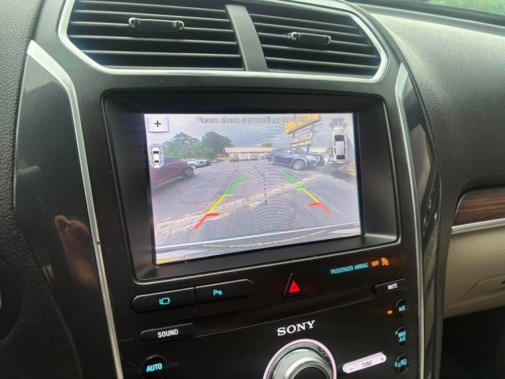 2019 Ford Explorer Image 15