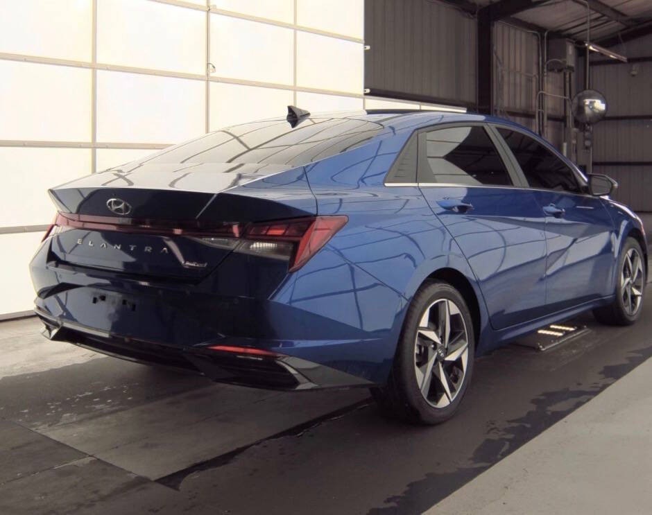 2023 Hyundai Elantra Image 4