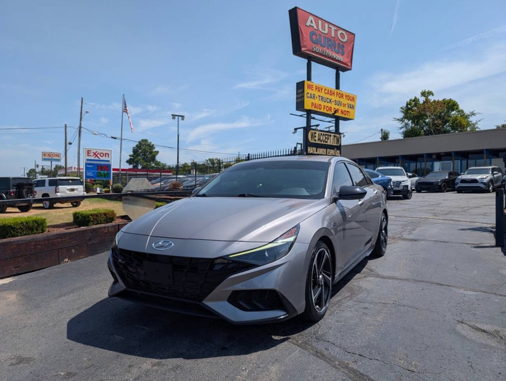 2023 Hyundai Elantra Image 2