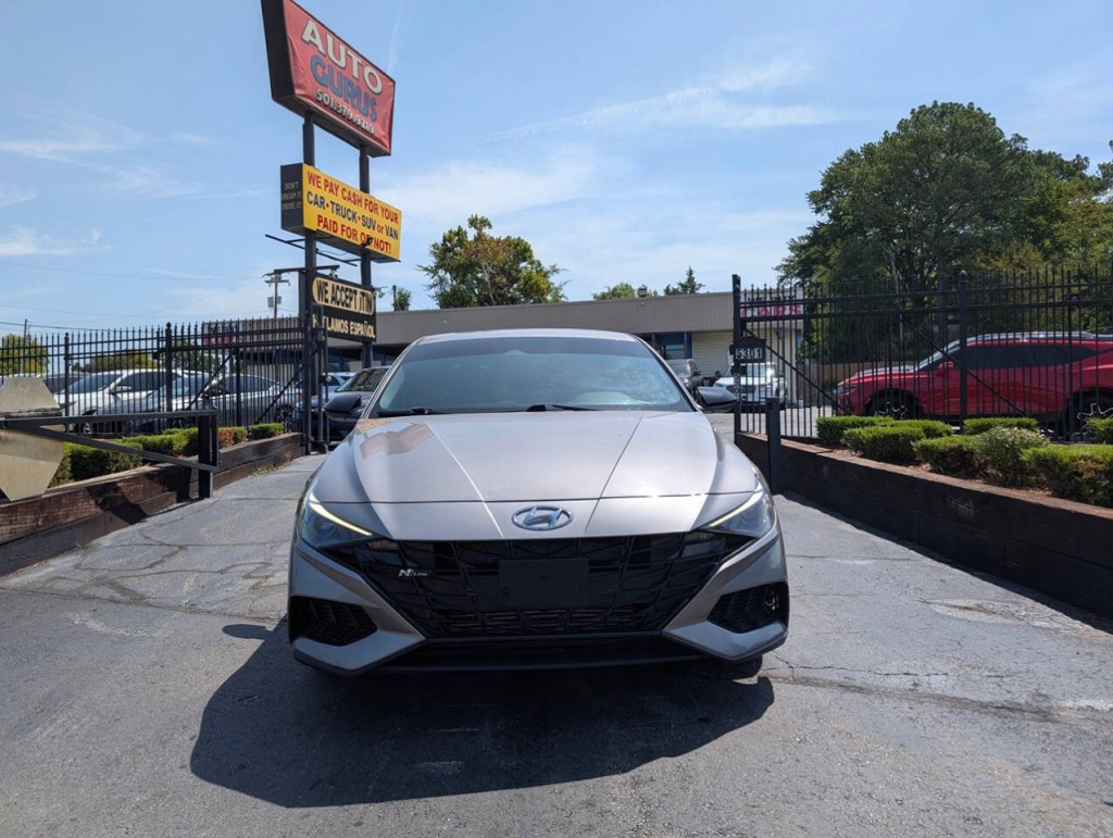 2023 Hyundai Elantra Image 3