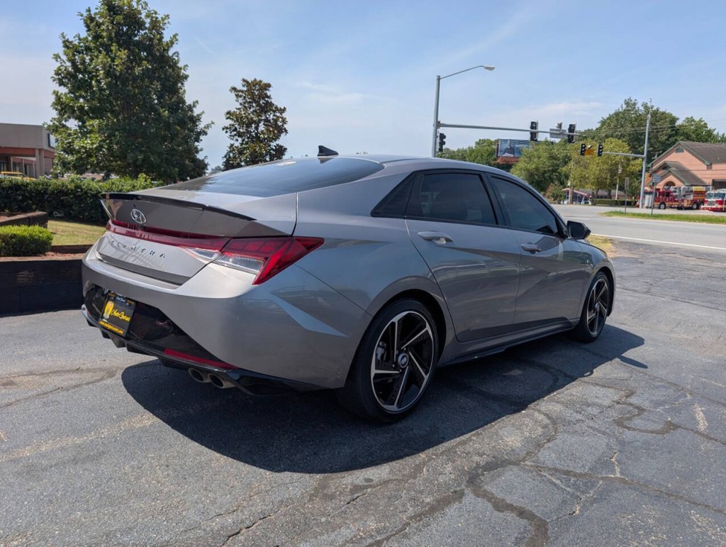2023 Hyundai Elantra Image 5