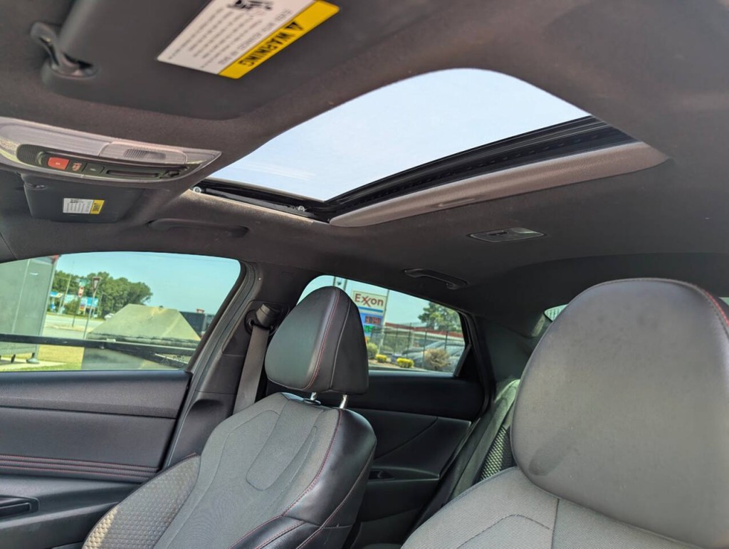 2023 Hyundai Elantra Image 10