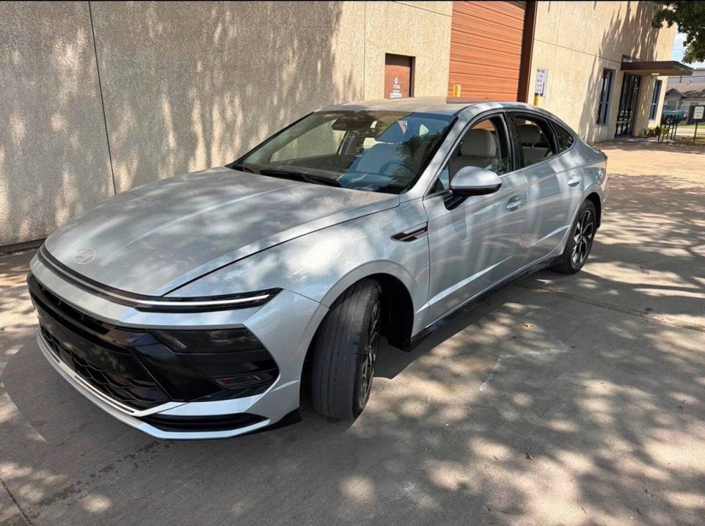 2025 Hyundai Sonata Image 2