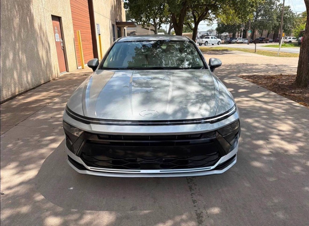 2025 Hyundai Sonata Image 3