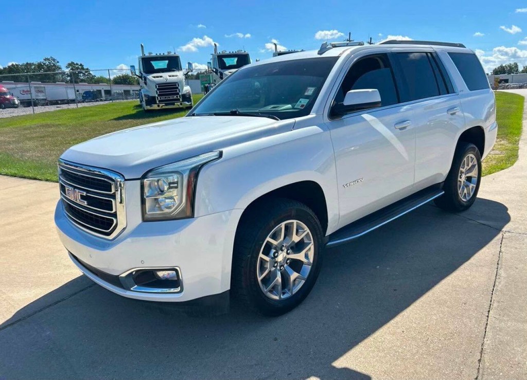 2018 GMC Yukon Image 2