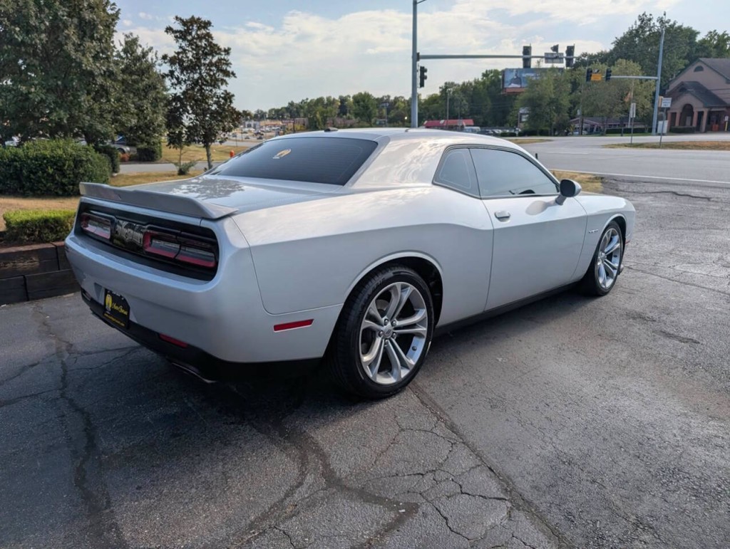 2022 Dodge Challenger Image 5