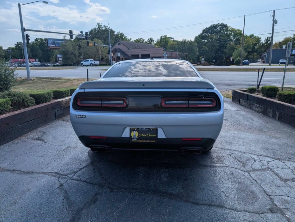 2022 Dodge Challenger Image 6