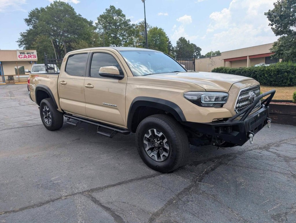2017 Toyota Tacoma Image 4