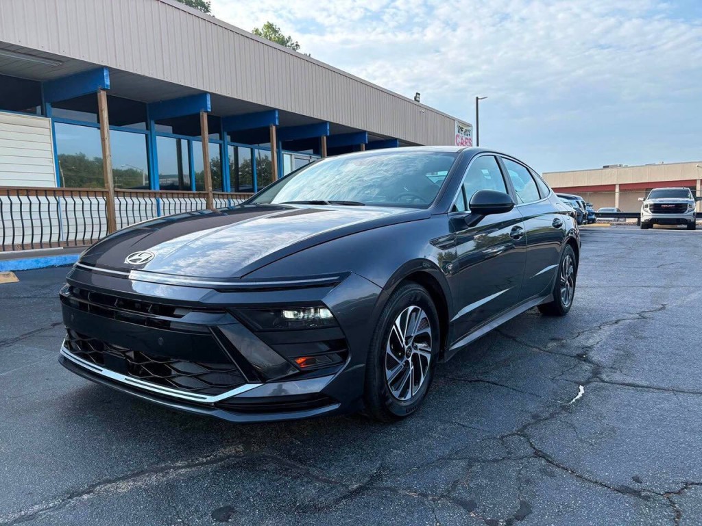 2026 Hyundai Sonata Image 2
