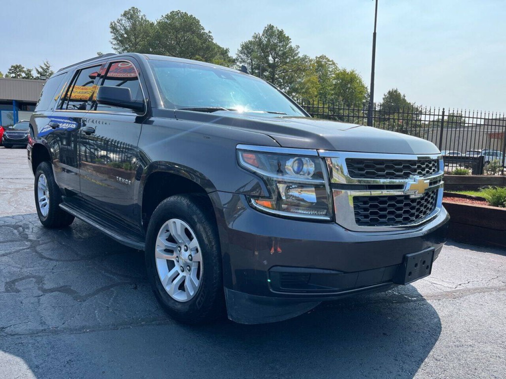 2015 Chevrolet Tahoe Image 2