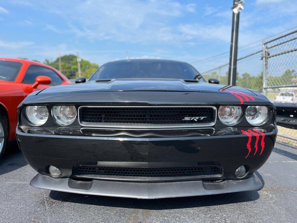 2011 Dodge Challenger Image 5
