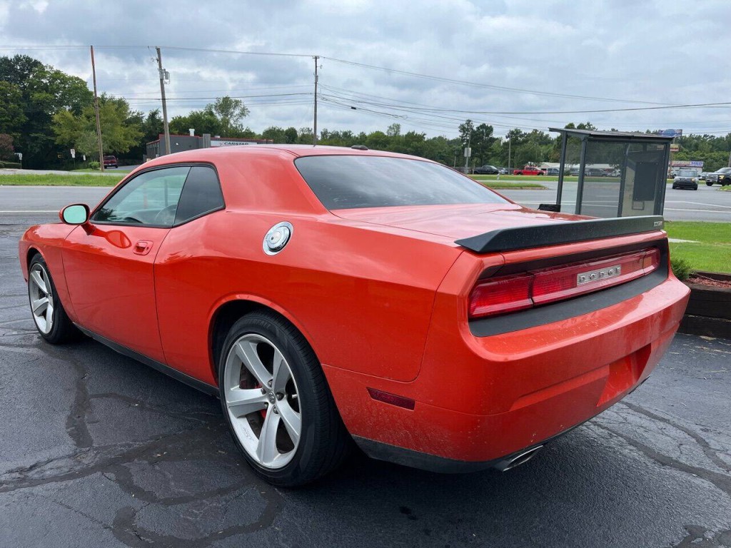2010 Dodge Challenger Image 7