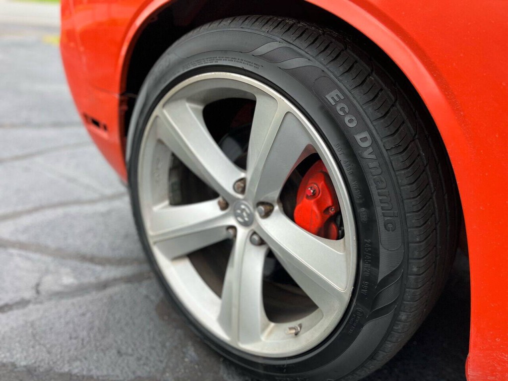 2010 Dodge Challenger Image 9