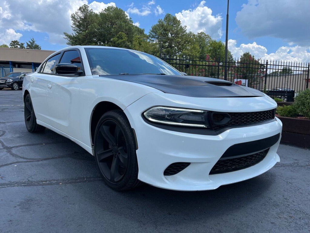 2016 Dodge Charger Image 2
