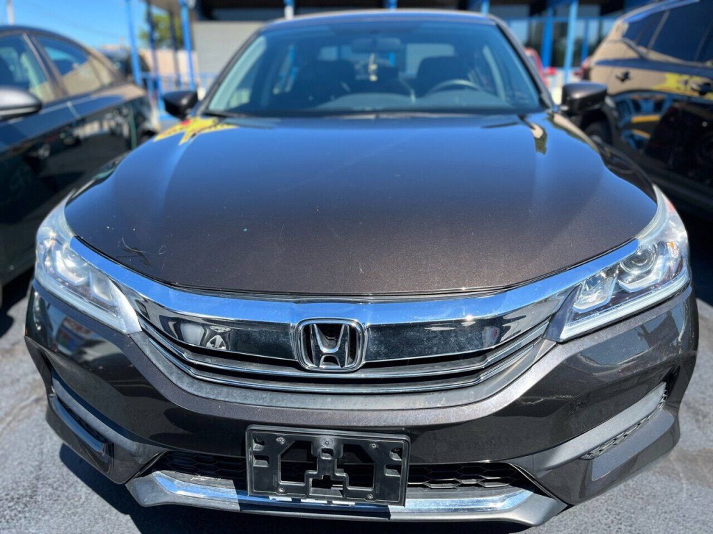 2017 Honda Accord Image 3