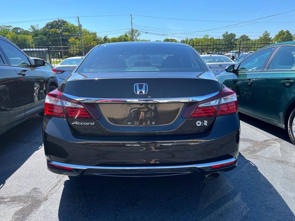 2017 Honda Accord Image 6