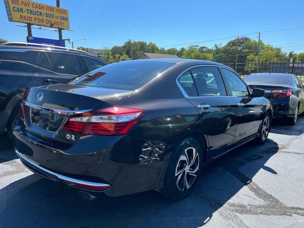 2017 Honda Accord Image 7