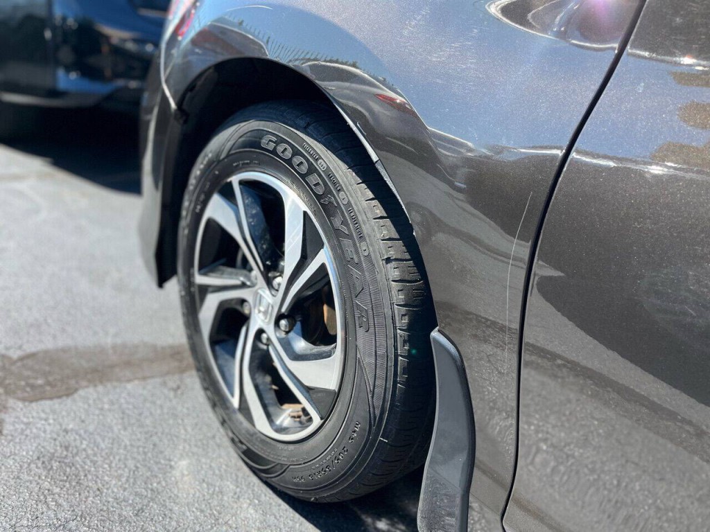 2017 Honda Accord Image 8