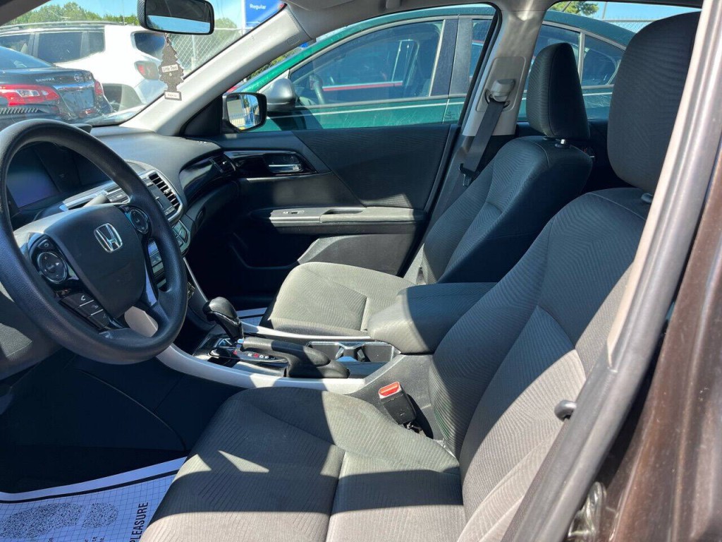 2017 Honda Accord Image 10