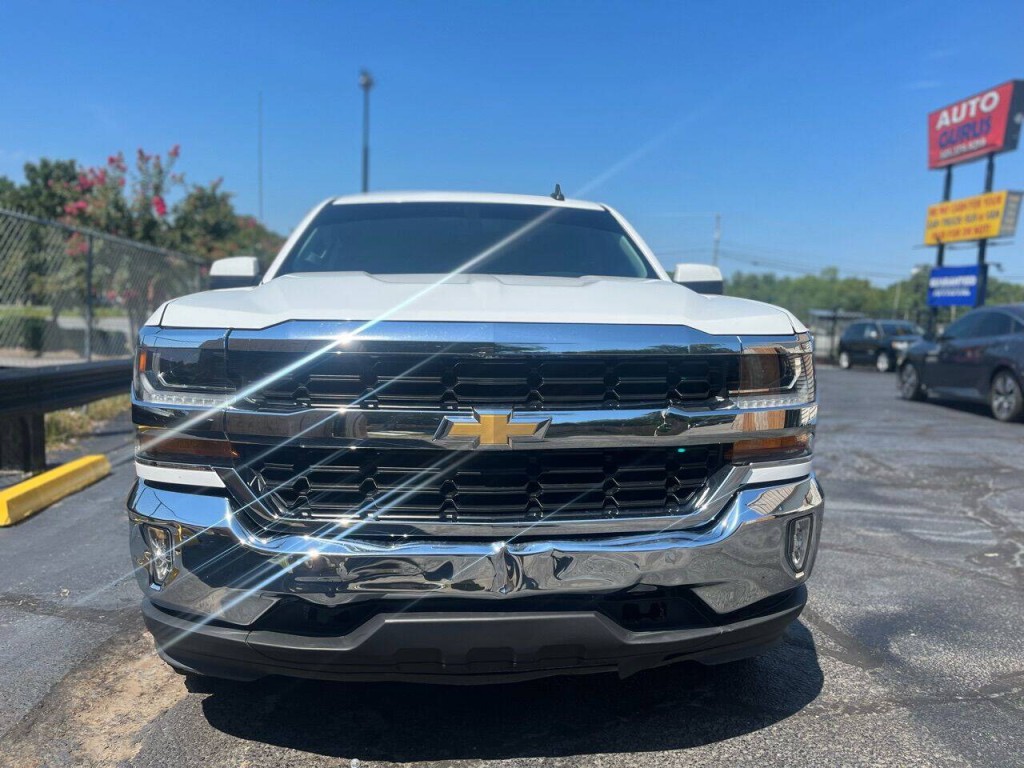 2018 Chevrolet Silverado 1500 Image 3