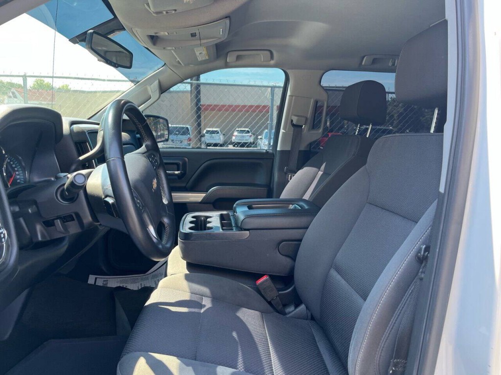 2018 Chevrolet Silverado 1500 Image 9
