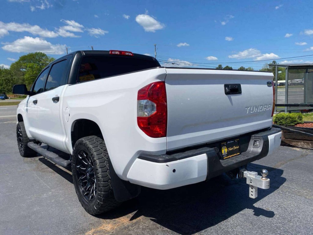 2018 Toyota Tundra Image 8