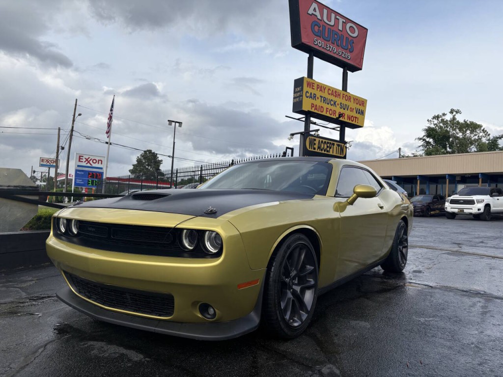 2021 Dodge Challenger Image 2