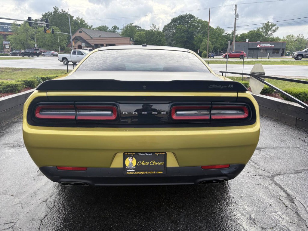 2021 Dodge Challenger Image 6