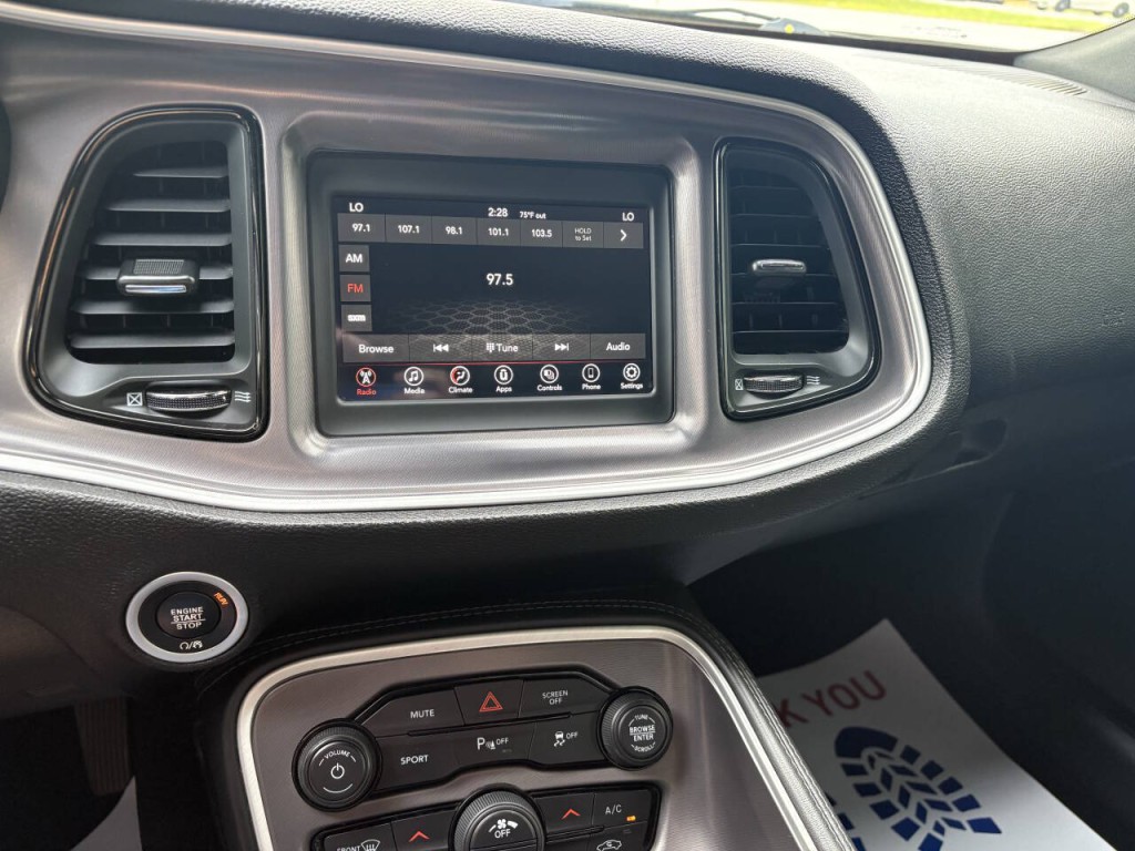2021 Dodge Challenger Image 9