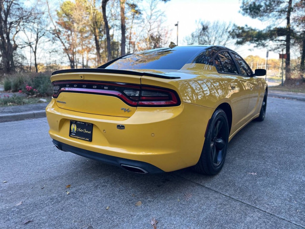 2017 Dodge Charger Image 8