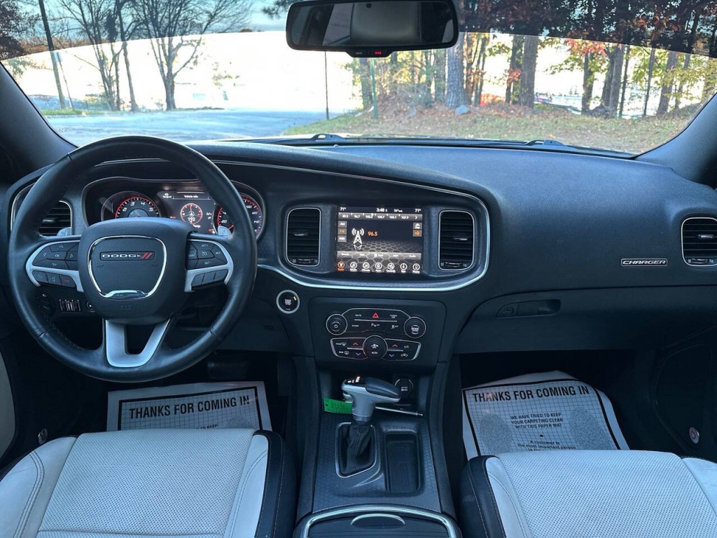 2017 Dodge Charger Image 17